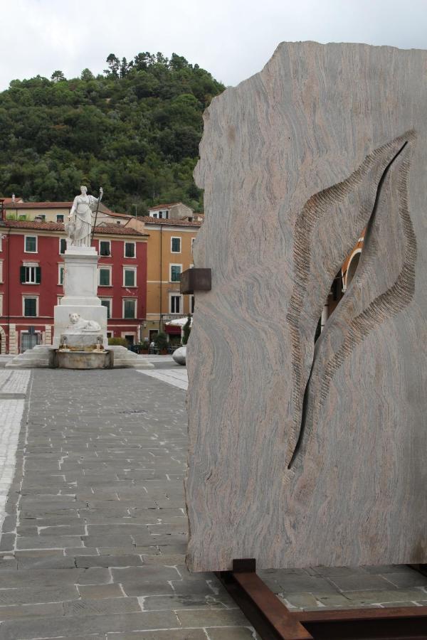 La Porta Sui Monti Di Luna Carrara Exterior foto